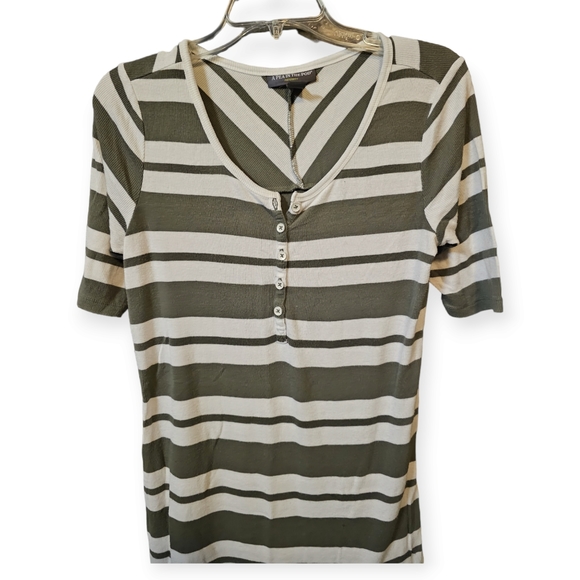 A Pea in the Pod Short Sleeve Striped Maternity Shirt Top - Picture 2 of 4
